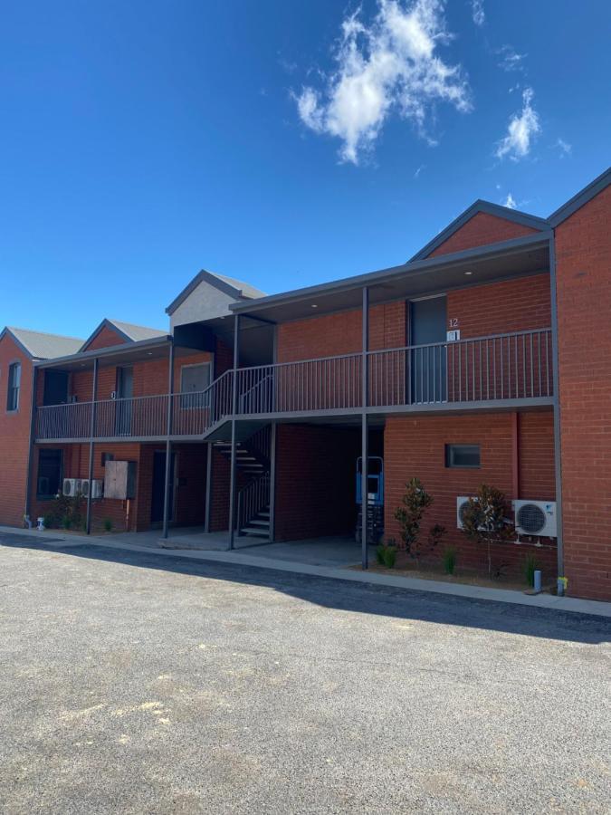 Railway Motel Myrtleford Exterior photo